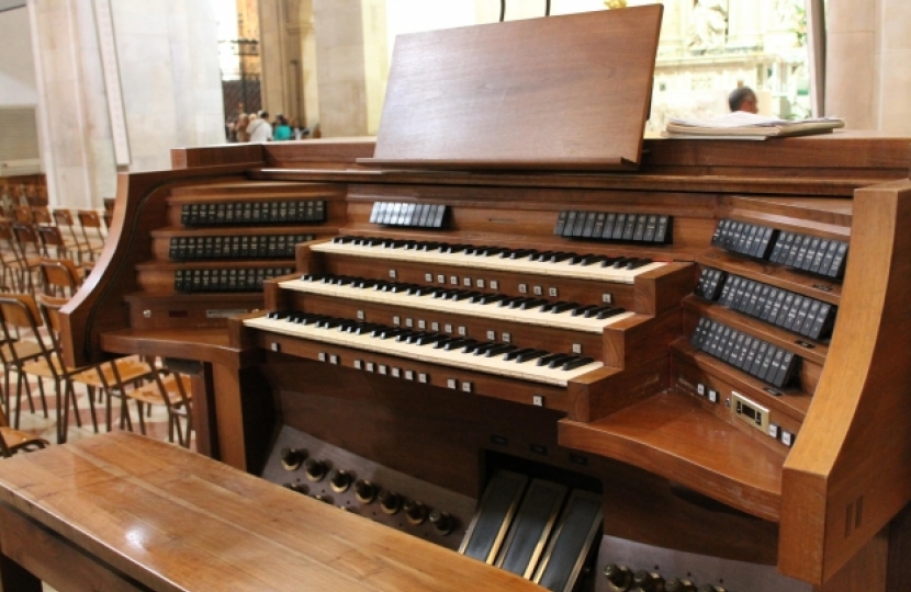 Welsh Government challenged over “bizarre” pipe organ ban