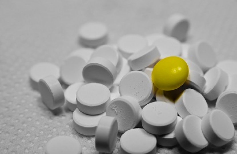 Paracetamol prescriptions up by 1/4 | Darren Millar